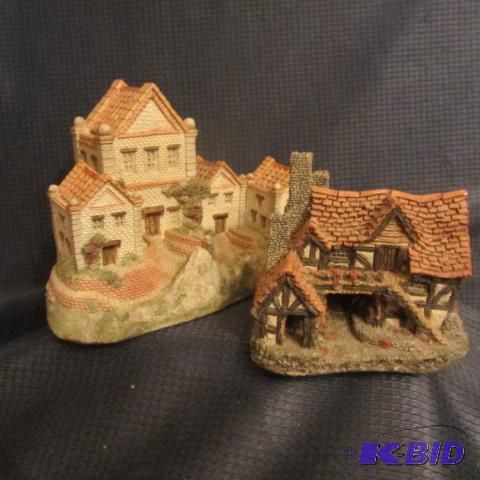 lot 224 image: David Winter Cottages