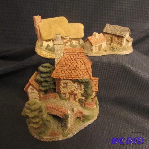 lot 225 image: David Winter Cottages
