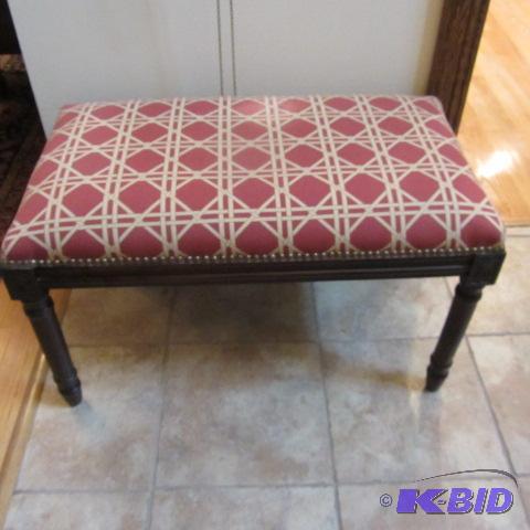lot 23 image: Hall Bench