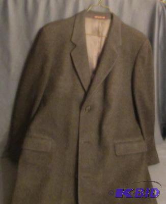 lot 231 image: Mens Cashmere Coat