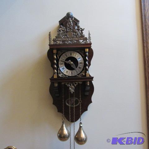 lot 24 image: Fancy Wall Clock