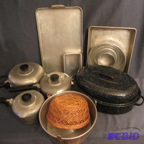 lot 242 image: Kettles, Tray, Bake Pans