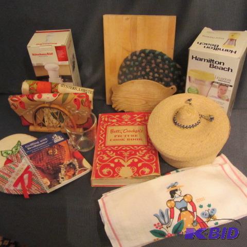 lot 247 image: Cookbook, Linens, Kitchenwares