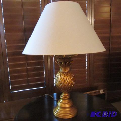 lot 299 image: Pineapple Design Table Lamp