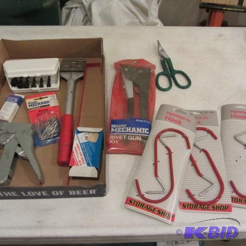 lot 311 image: Riveter, Stapler, Snips