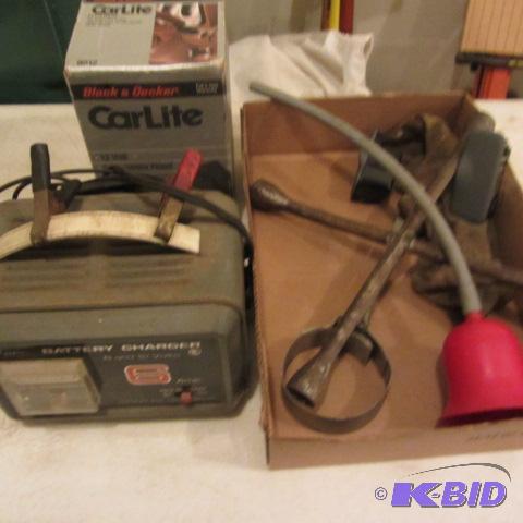 lot 314 image: Battery Charger, Tools