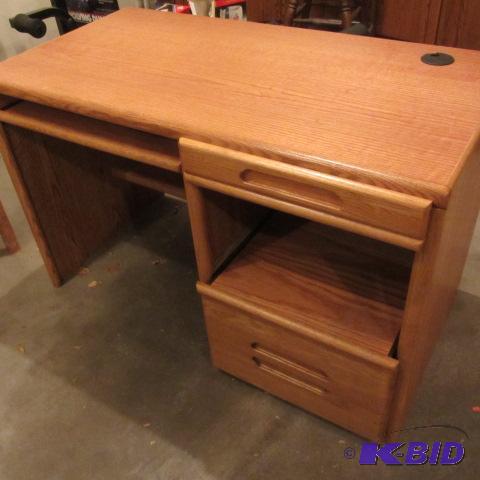 lot 323 image: Wood Computer Desk