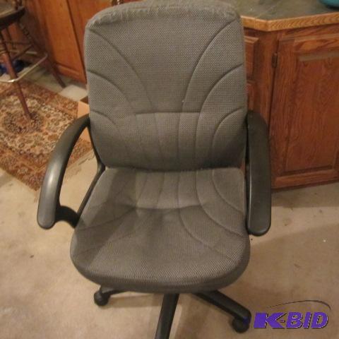 lot 326 image: Office Chair