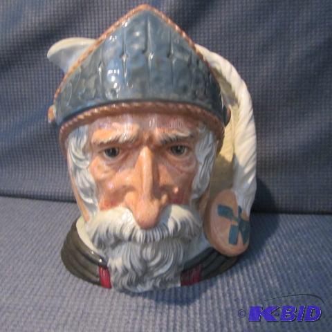 lot 370 image: Royal Doulton Toby Mug