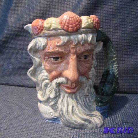 lot 372 image: Royal Doulton Toby Mug