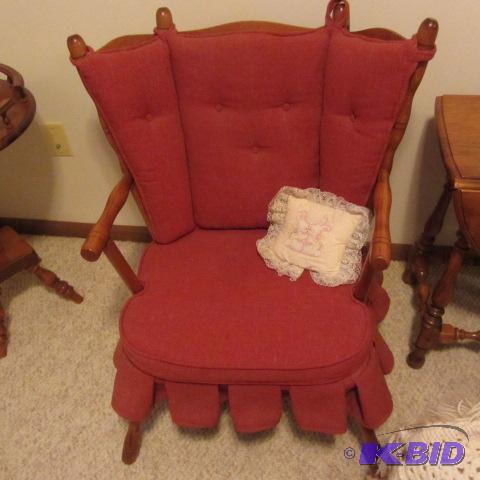 lot 407 image: Maple Occasional Chair