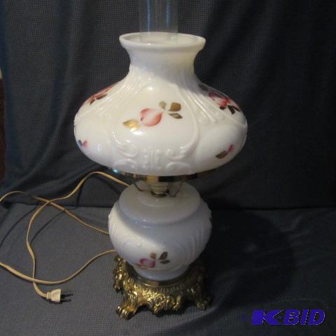 lot 412 image: Aladdin Style Lamp