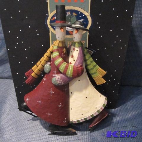 lot 437 image: Williraye Studio Figures