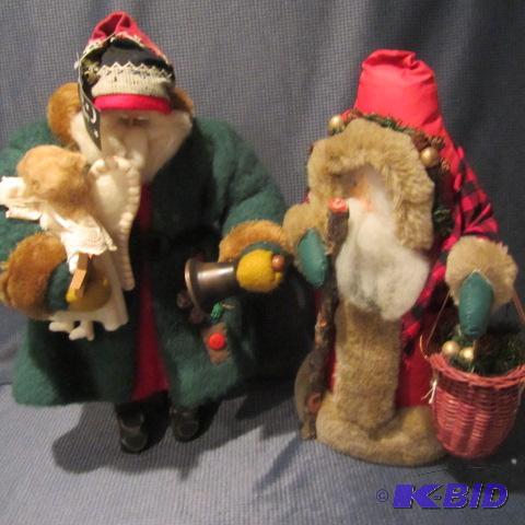 lot 449 image: Folk Art Santas