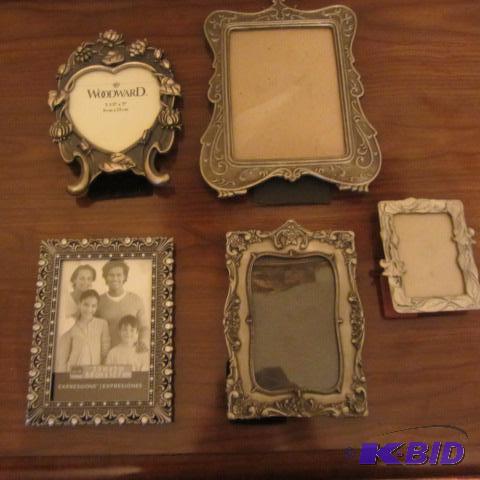lot 46 image: Pewter Photo Frames
