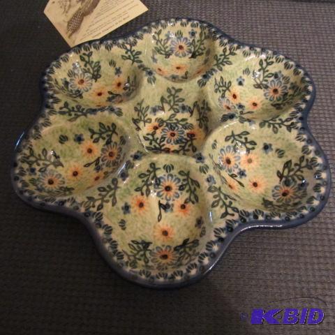 lot 77 image: Boleslawiec Egg Plate