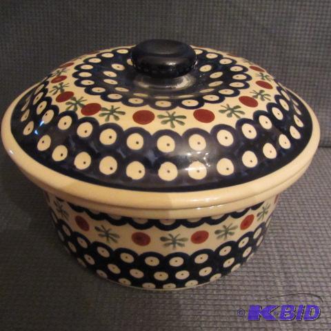 lot 83 image: Boleslawiec Casserole
