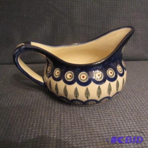 lot 85 image: Boleslawiec Gravy Boat
