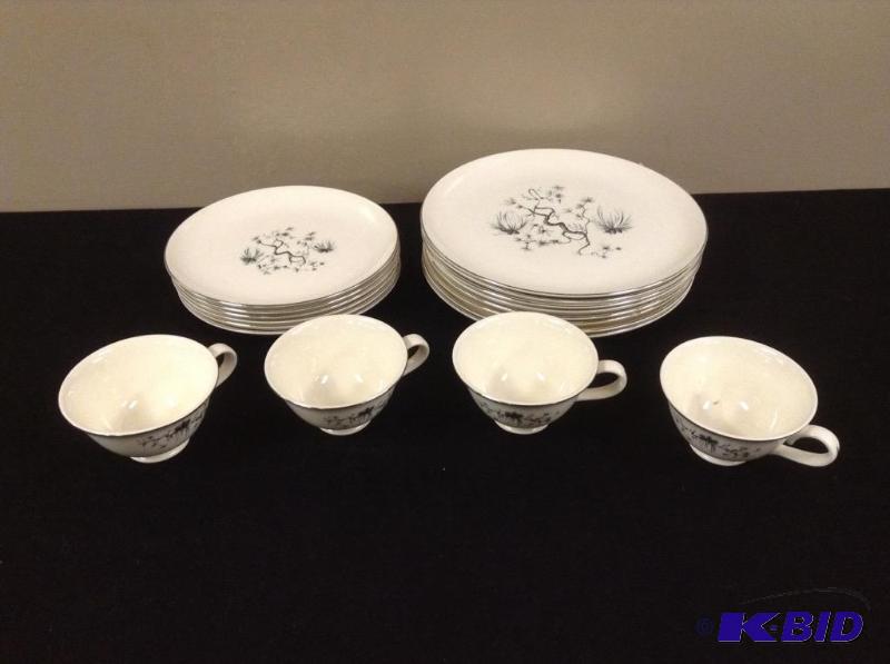 lot 54 image: Taylor Smith Taylor Dinnerware