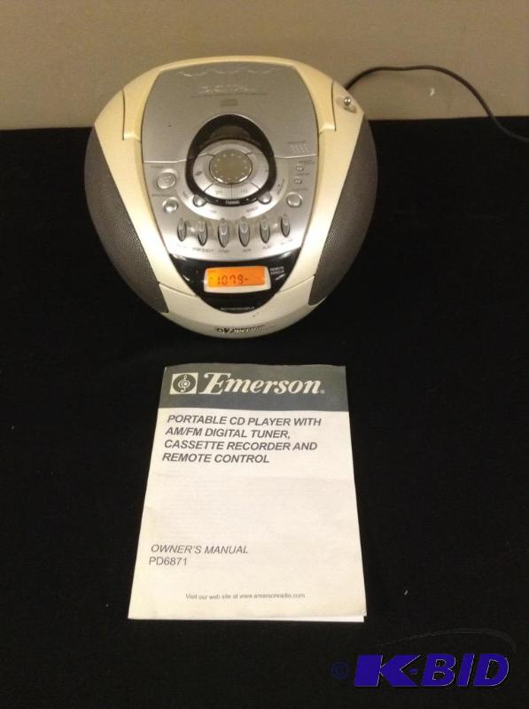 lot 60 image: Emerson Portable AMFM Radio CD Player