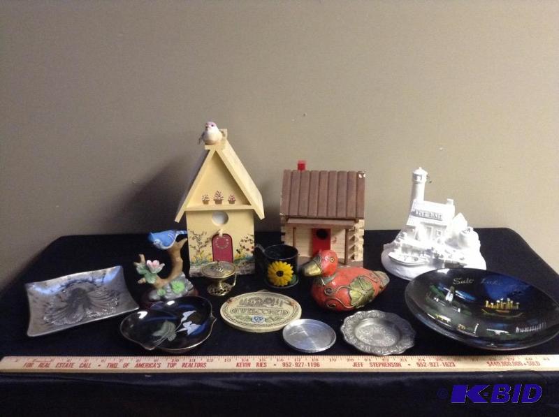 lot 63 image: Lot Decorative Collectibles