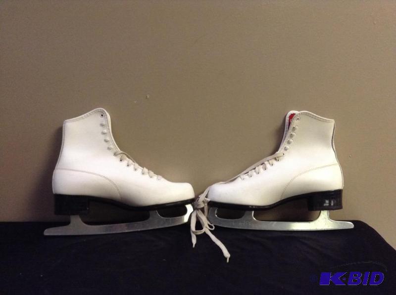 lot 70 image: Womens Imperial White Ice Figure  Skates - Size 10