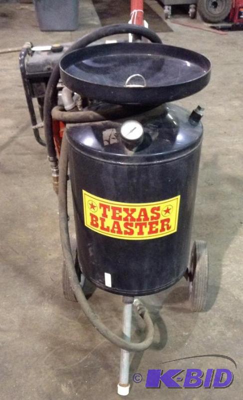 lot 101 image: Texas Blaster Sandblaster