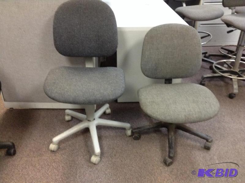 lot 118 image: Two Five Star Base Task Chairs