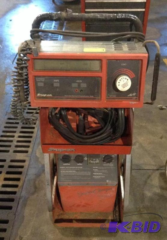 lot 16 image: Snap-On Battery Charger & Heavy Duty Starting Charging System