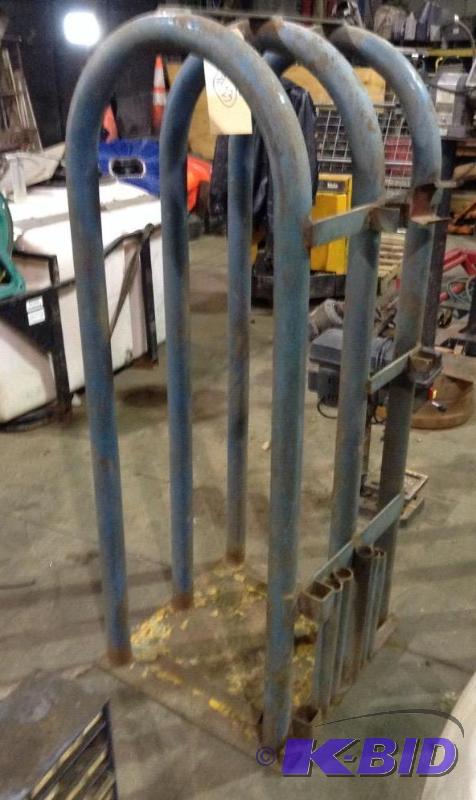 lot 23 image: Tire Mounting Cage