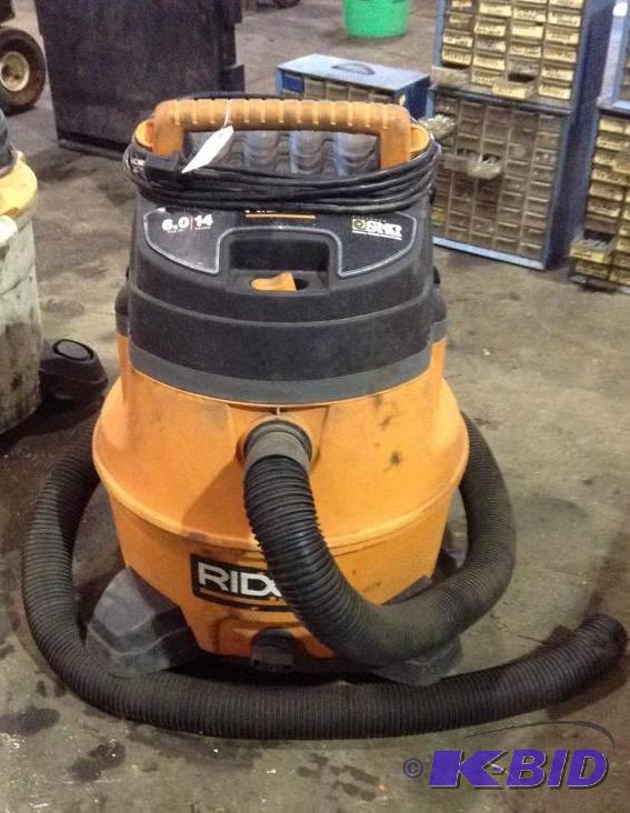 lot 28 image: Rigid 14 Gal Wet Dry Vac