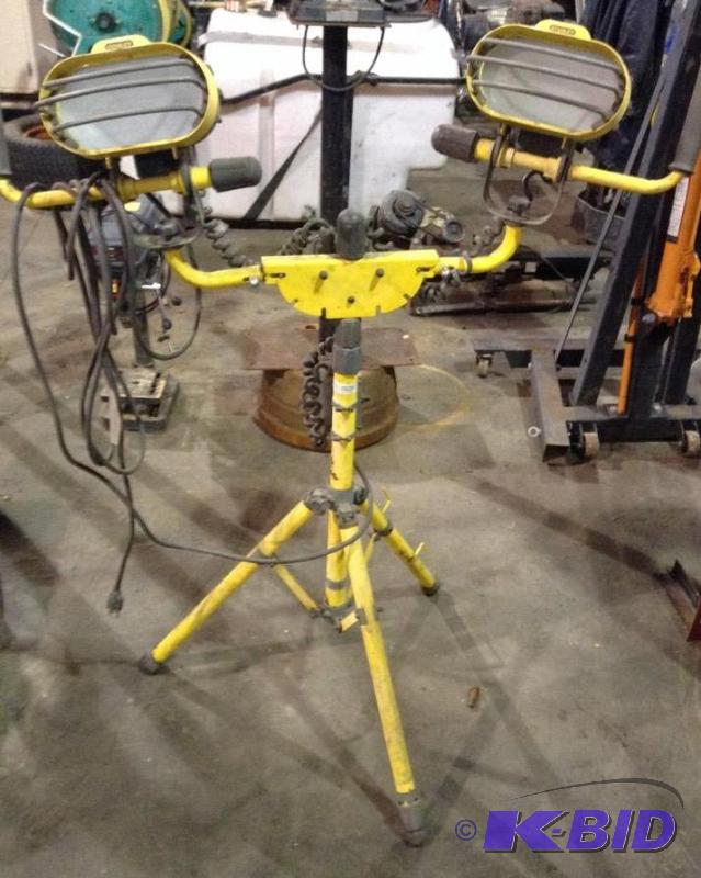 lot 30 image: Freestanding Stanley Shop Lights