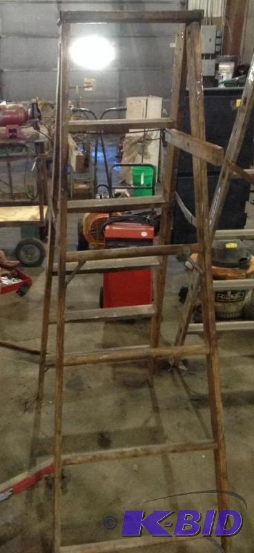 lot 33 image: 6 Foot Wooden Ladder