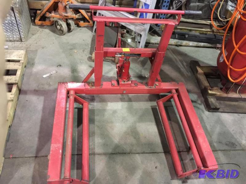 lot 38 image: Torin Big Red 1 Ton Wheel Dolly