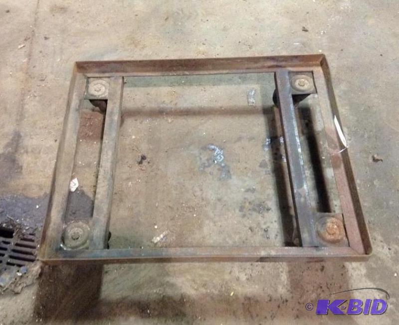 lot 47 image: Heavy Duty Rolling Base