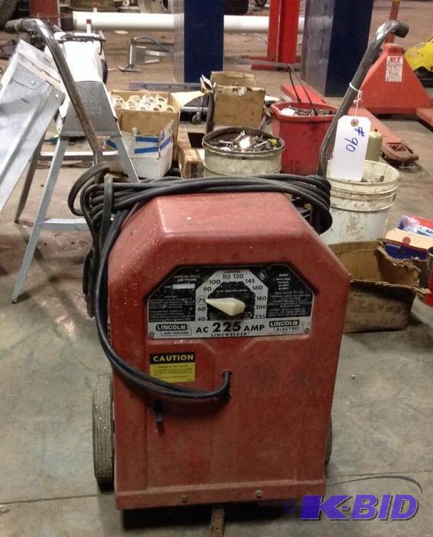 lot 90 image: Lincwelder Lincoln Electric Arc Welder 225 Amp