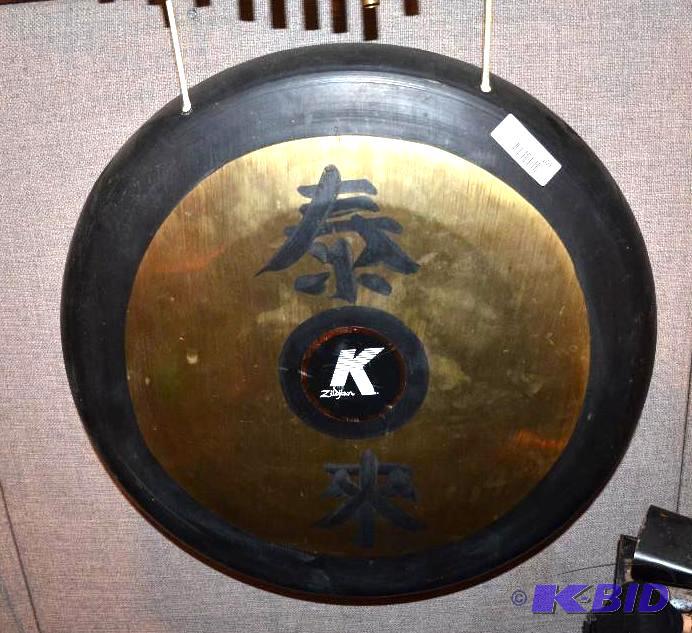 lot 101 image: Zildjian 24" gong- This Gong list for $1...