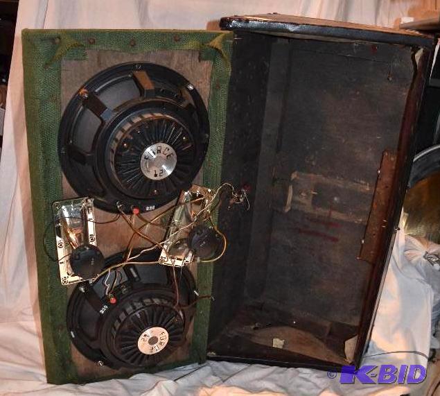 lot 118 image: 2 Force 12 speakers 2 other speakers...