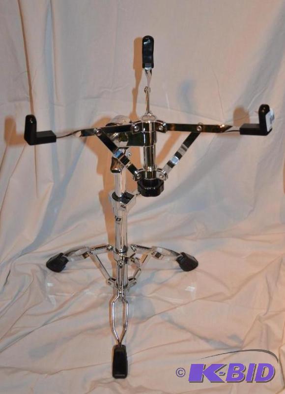 lot 119 image: PDP snare drum stand. May be a series 800...
