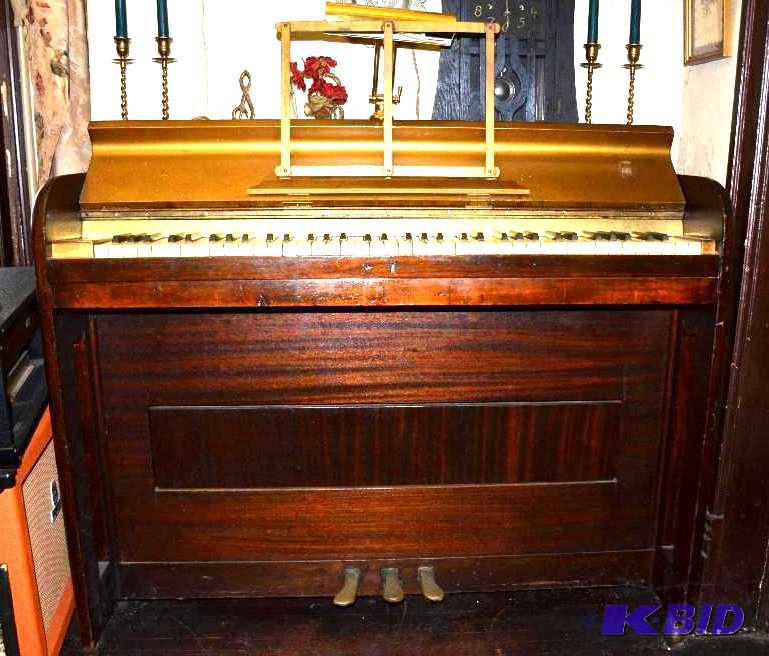 lot 12 image: Early 1900s-1930s small size piano 18x37x46...