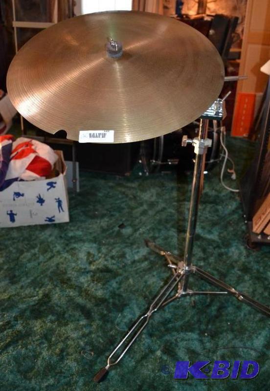 lot 120 image: Zildjian 20" cymbal with Ludwig stand...