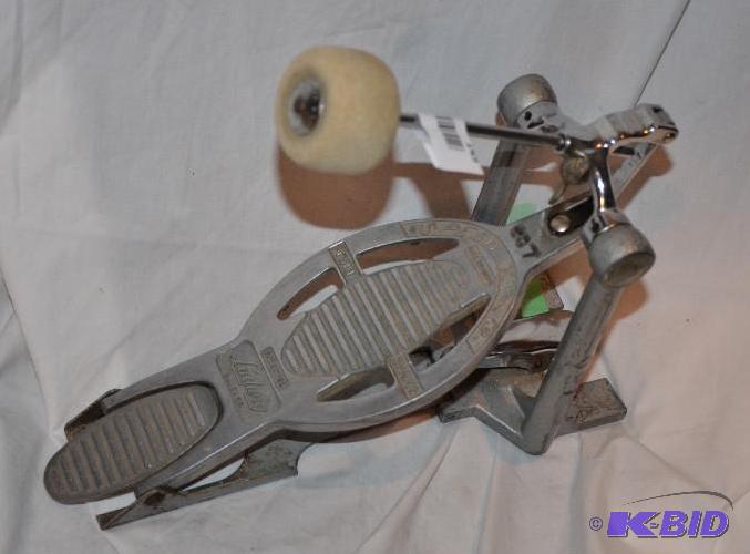 lot 149 image: Ludwig Speed King Twin spring drum pedal...