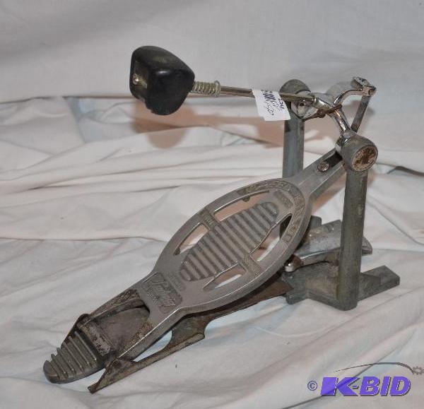 lot 150 image: Ludwig Speed King Twin spring drum pedal...