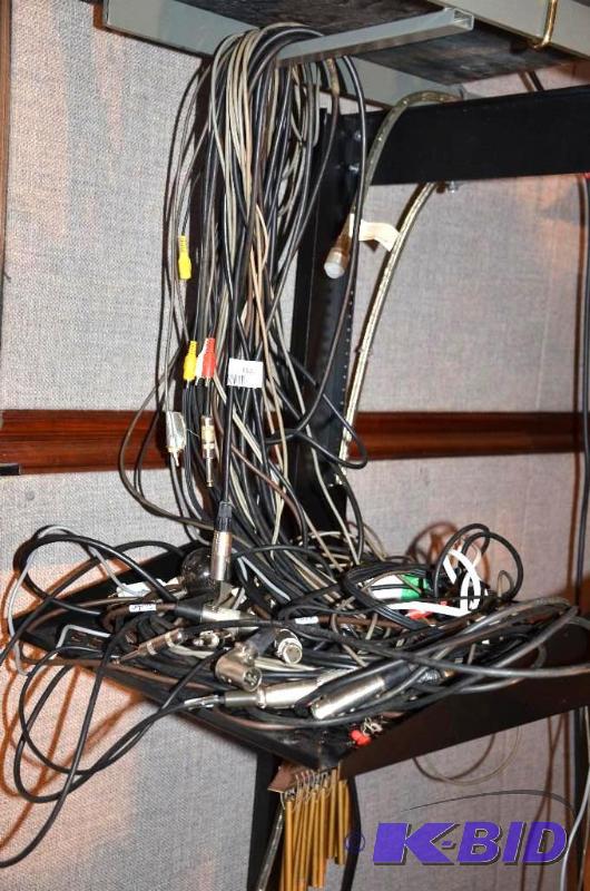lot 153 image: Audio, microphone, guitar cables...