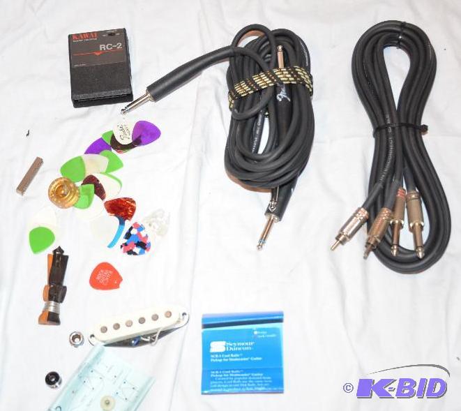 lot 160 image: 2 guitar cords, SCR-1 Cool Rails pickup for S...