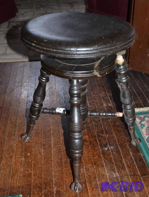 lot 181 image: Antique swivel piano stool, needs repair, hei...