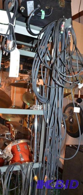 lot 190 image: Audio & guitar cables...