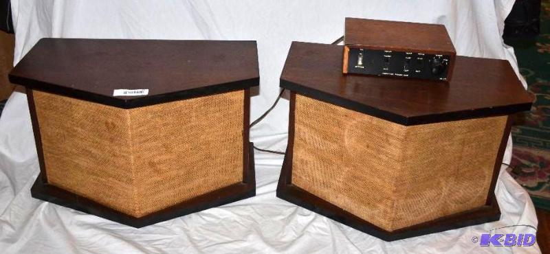 lot 26 image: Vintage Bose speakers model 901 with Bose Equ...
