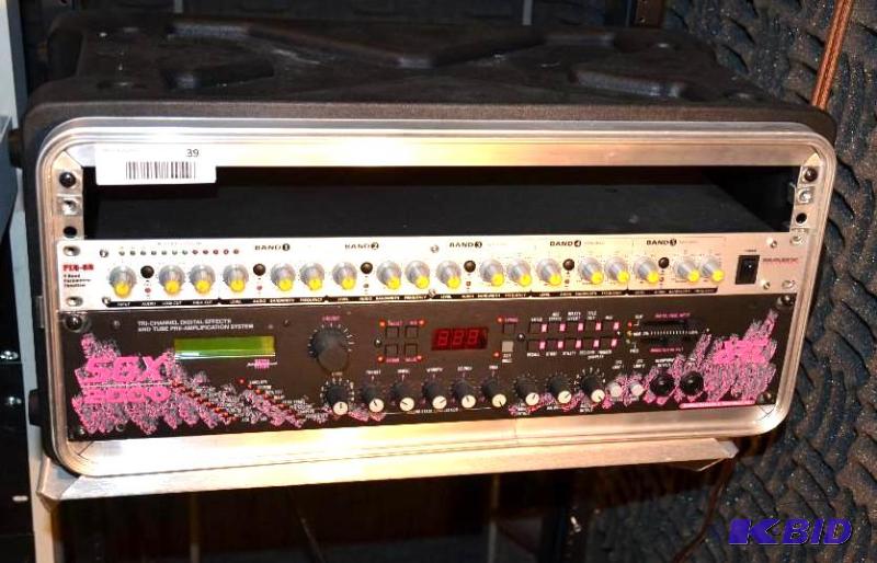 lot 39 image: Nady Audio PEQ-5B 5 band parametric equalizer...