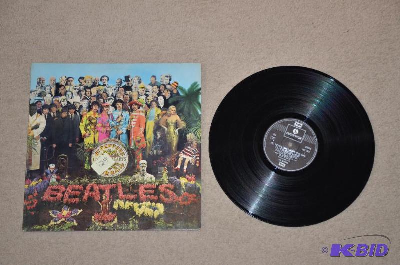 lot 58 image: The Beatles Sgt Peppers Lonely Hearts Club Ba...